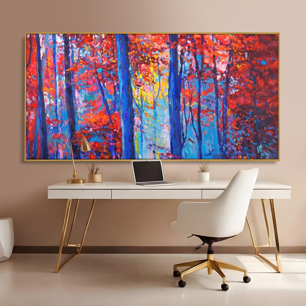 Tablou canvas cu pictura in ulei cu padure de toamna, in rama de aluminiu auriu, pe perete intr-un birou